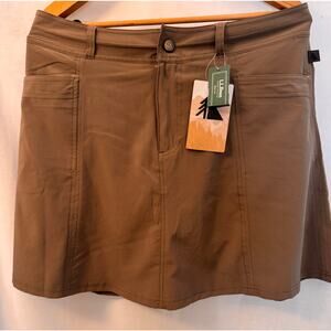 LL Bean Women’s Runabout Skort Ash/Green Size 10 NWT | Athletic Outdoor Skirt